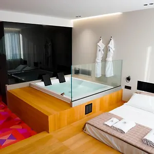 Zoe Luxury , Catania Italia