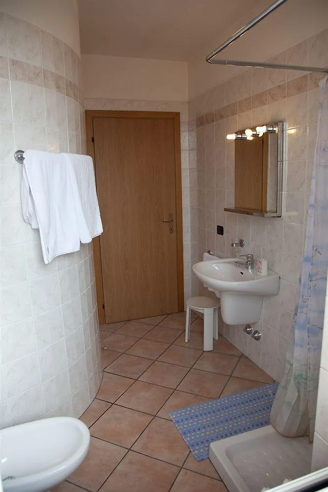 Albergo Da Angela Luisago 2*,  Italia
